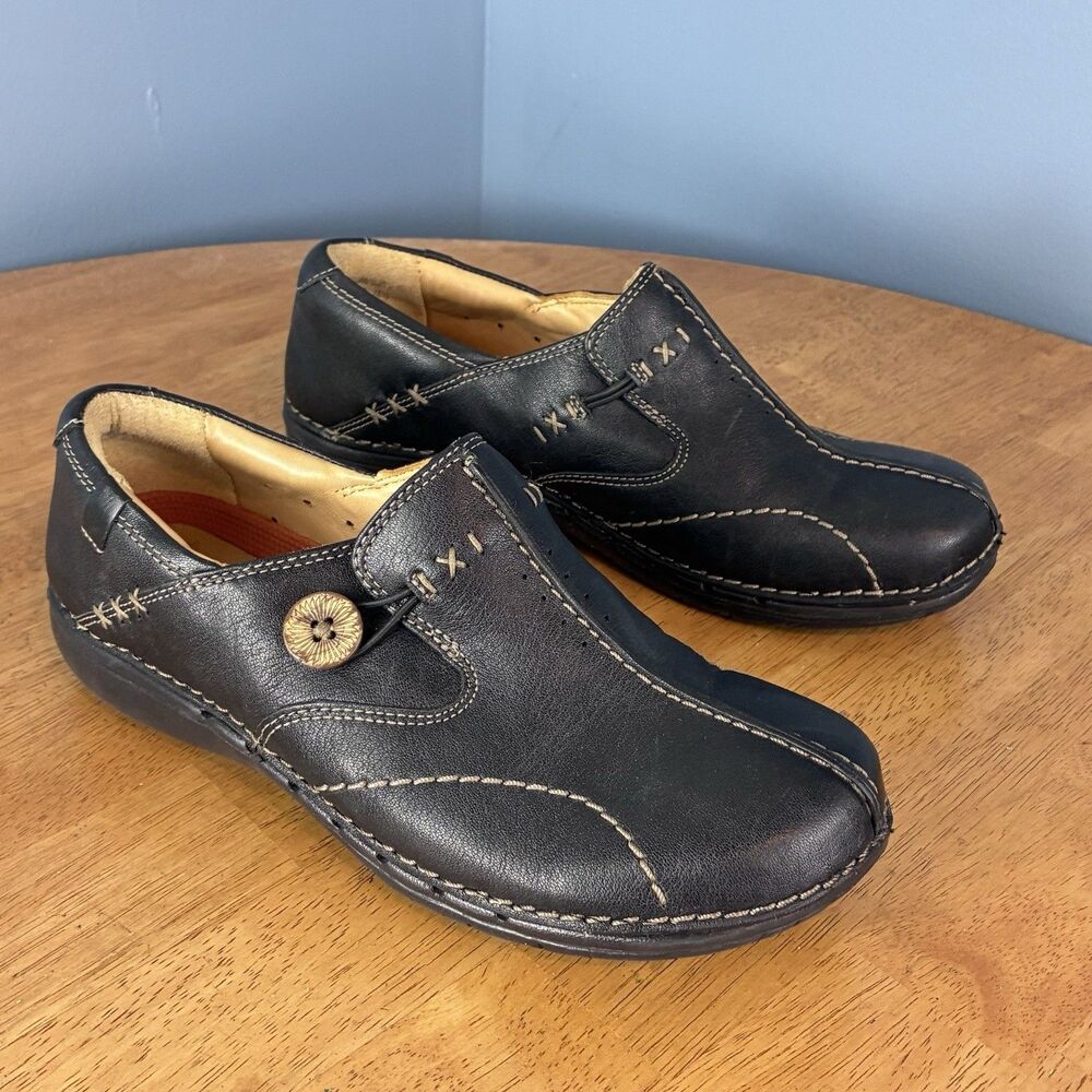 Clarks Un.Loop Loafers Women’s Black Leather Comfort Button Slip On Shoes Sz 7M